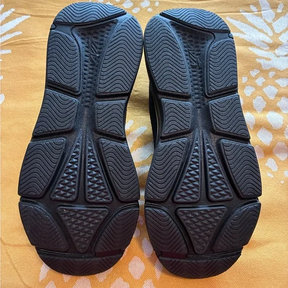 Avia Black Slip-On Women’s Sneakers NWOT - Picture 7 of 7